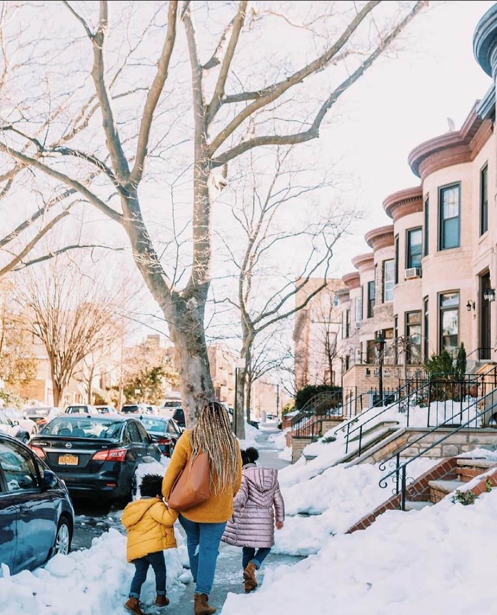 フィードプロジェクツのインスタグラム：「Sunday strolls, waiting for Spring to arrive✨」