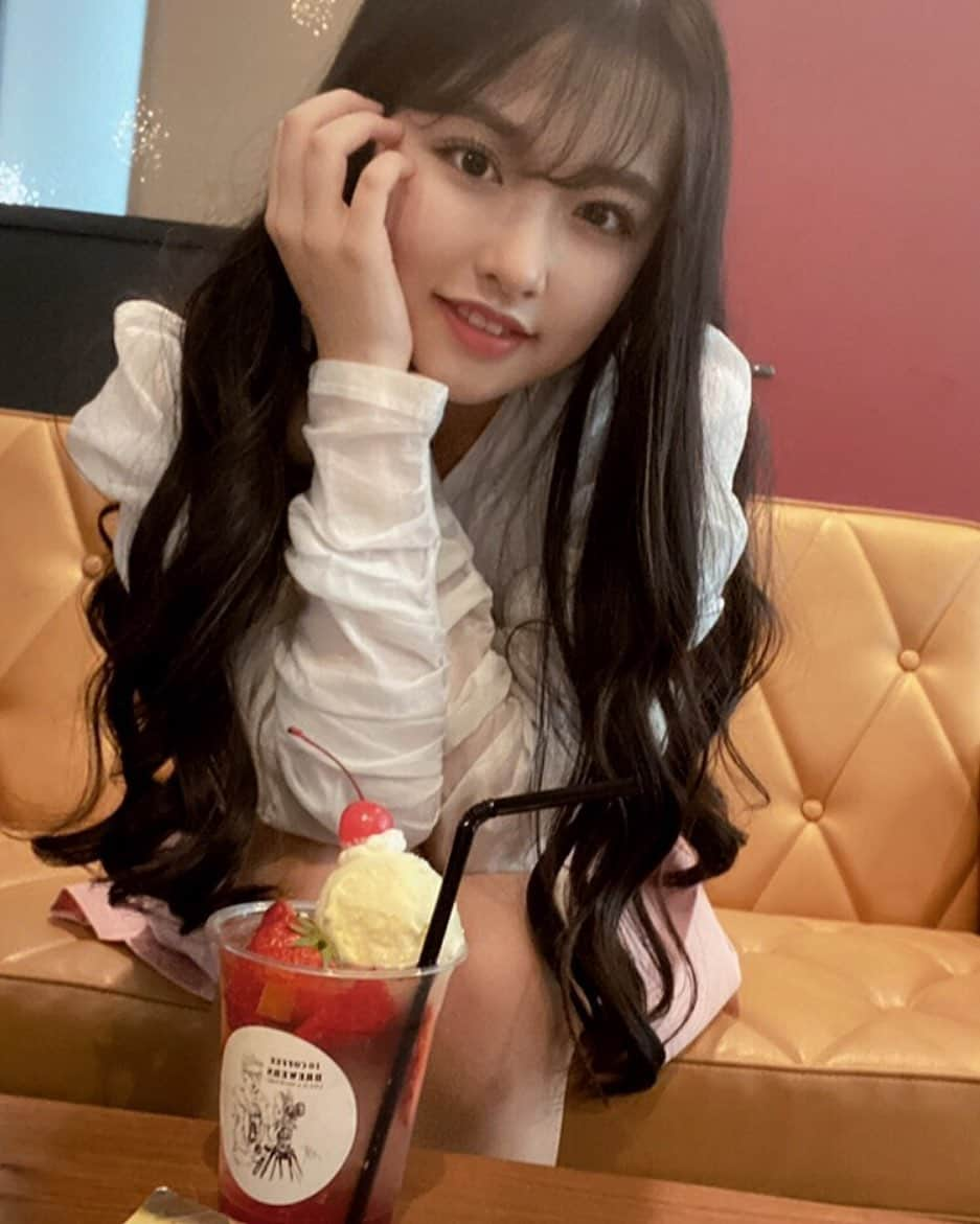 りりさんのインスタグラム写真 - (りりInstagram)「やっと、初めて、10coffee行ってきた🥰  りりはメレンゲマンゴー🥭🥭🥭🥭 これはらんらんのいちごソーダ🍓❤  #showroom #おりりroom #Popteen #芸能部 #topteens #トップティーンズ #jmix #ジェイミックス #model #モデル #jc2 #りり」2月28日 23時27分 - riiiiiriiii0308