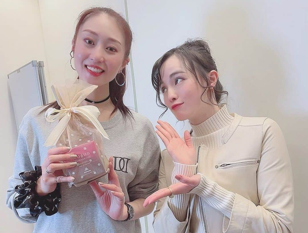 大湖せしるさんのインスタグラム写真 - (大湖せしるInstagram)「﻿ ﻿ 鳳翔大ニコ生生配信チャンネル﻿ 『あつまれ鳳翔の森🐿』﻿ ゲスト出演させて頂きました﻿ ﻿ ご視聴ありがとうございました﻿ ﻿ 沢山のコメント、﻿ めちゃくちゃ嬉しかったです﻿ 楽しかったーっ﻿ ﻿ まりちゃんとは﻿ １年ぶりくらいの再会﻿ ﻿ 元気な姿を﻿ 見ることができて﻿ ほっとしました﻿ ﻿ 皆様からも﻿ まりちゃんからも﻿ 沢山パワーを頂けて﻿ 幸せです﻿ ﻿ ありがとうございました﻿ ﻿ また﻿ まりちゃんと﻿ 会えるの楽しみにしとこーっと﻿ ﻿ ﻿#ニコ生 #生配信 #ライブ配信 #あつまれ鳳翔の森 #鳳翔大 #大湖せしる #ありがとうございました」2月28日 23時32分 - cecile_daigo