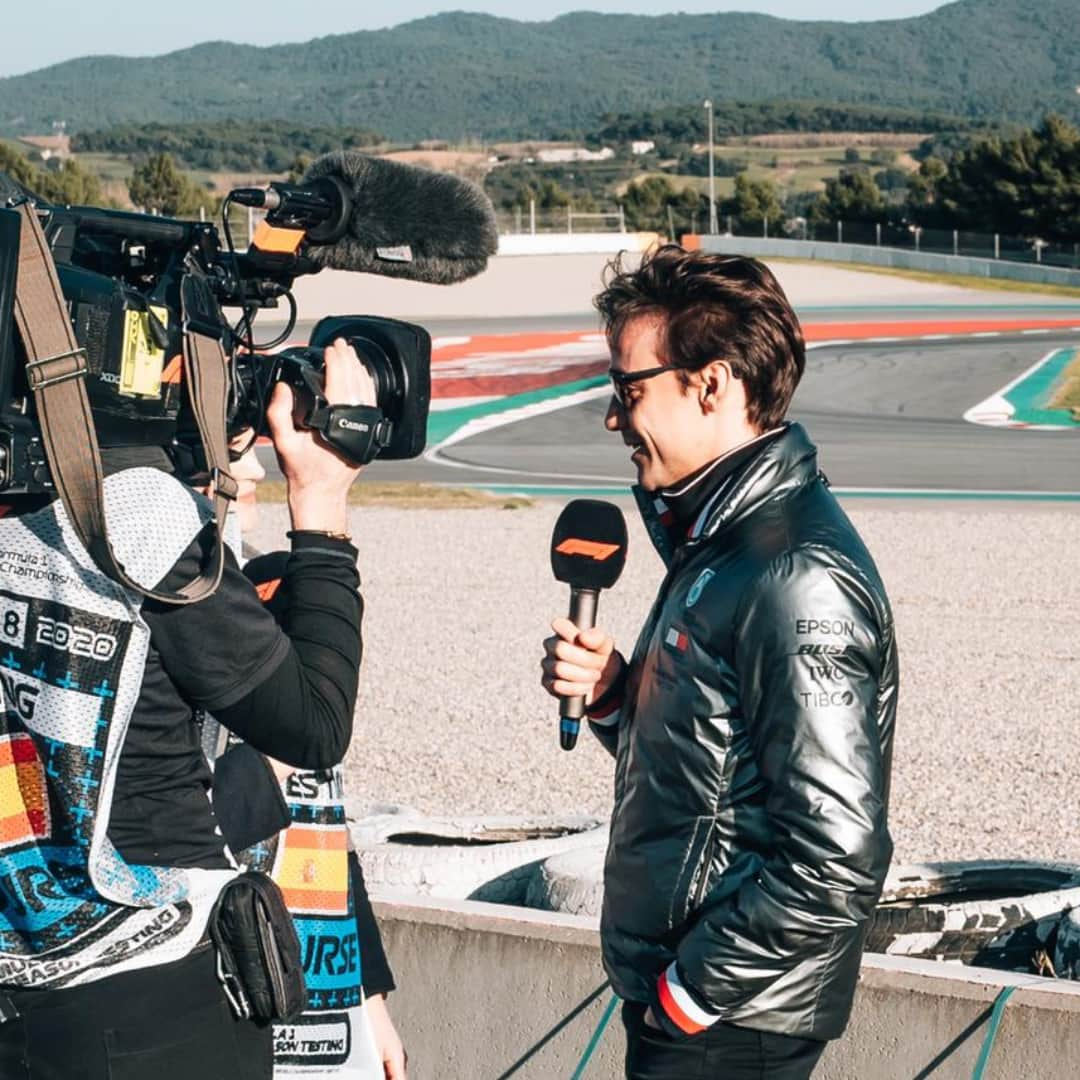 エステバン・グティエレスさんのインスタグラム写真 - (エステバン・グティエレスInstagram)「Who loves talking @f1? #EG21」2月28日 23時52分 - estebangtz