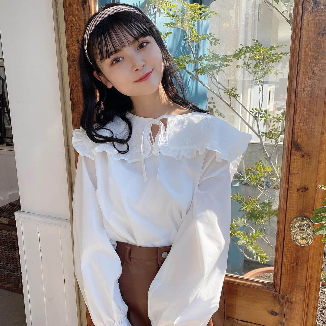 小泉のん（のんち）さんのインスタグラム写真 - (小泉のん（のんち）Instagram)「.  Popteen4月号発売🧡 アリカさん表紙の素敵な号となっています!!  ・  なんと、今月は『専属4位』を頂きました。 日頃から応援やアンケート御協力をしてくださる 皆さんのおかげです。本当にありがとう。  ピンで撮影したものとか,JKデビューのすっごく 可愛い撮影もしたのでぜひ見てほしいな〜♥  ・  #JCラストのんけーと  今月で実年齢も誌面上(？)でも JC最後となります！ 更に高みを目指して皆さんと頑張りたいです。  改めていつも本当にありがとう。 今月もぜひお手に取ってみてください🤍  ・ ・  #のんち #Popteen」3月1日 0時00分 - _ponichan