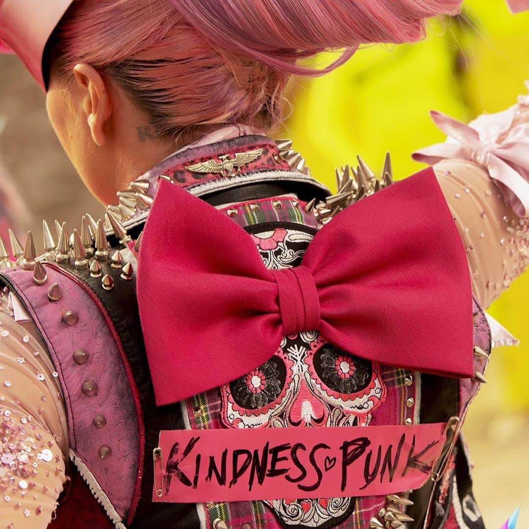 ニコラ・フォルミケッティさんのインスタグラム写真 - (ニコラ・フォルミケッティInstagram)「One year ago today 😱 Happy bday Stupid Love 💗 the start of everything on #Chromatica 💕⚔️ @ladygaga #kindnesspunks」3月1日 0時10分 - nicolaformichetti