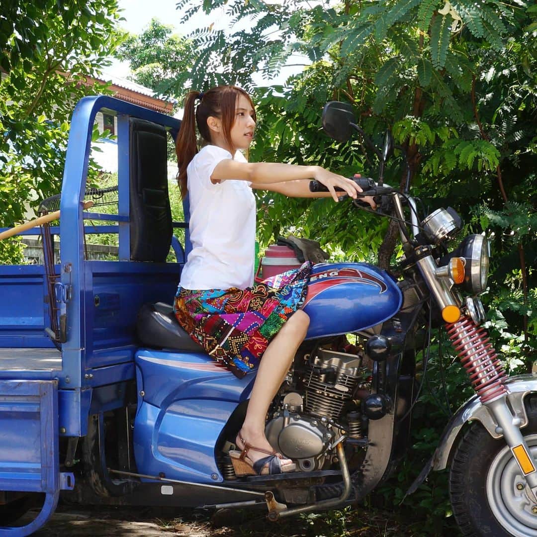 ビーム先生のインスタグラム：「タイランドだ แง้นๆๆ  #influencer #blogger #youtuber #thai #thaigirl #japan #日本　#タイ　#インフルエンサー　#ブロガー　#ユーチューバー　#外国人　#訪日外国人　#タイ人　#タイ語　#บล็อกเกอร์ #ยูทูปเบอร์ #ไทย #ญี่ปุ่น #ภาษาญี่ปุ่น」