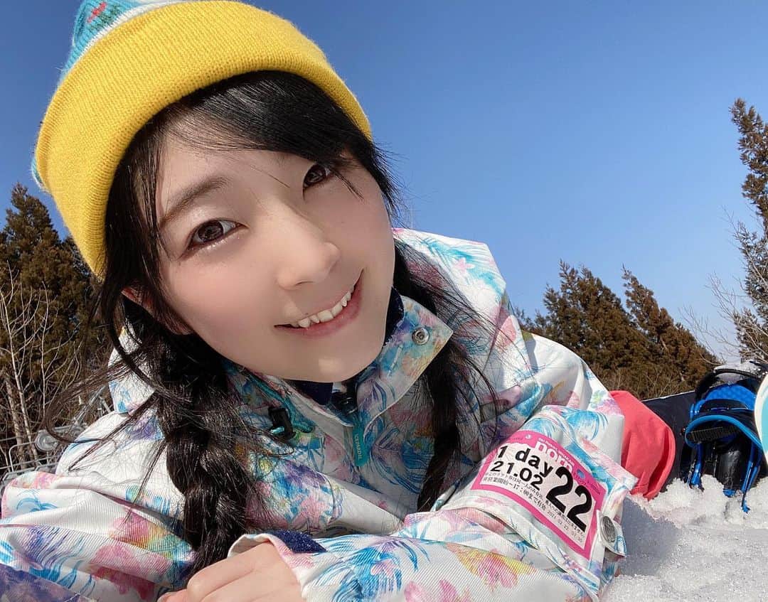 服部彩香のインスタグラム：「3月も宜しくね🌸 今月もスノボにいく🏂 . #サロモ #フリーモデル #フリーランス #被写体 #グラドル #グラビア  #くびれスト #仕事依頼 #ポートレート #ポートレートモデル #あやかまる #服部彩香 #shotting  #portrait #followme  #写真好きな人と繋がりたい #カメラ好きな人と繋がりたい #写真撮るのが好きな人と繋がりたい #オシャレさんと繋がりたい」