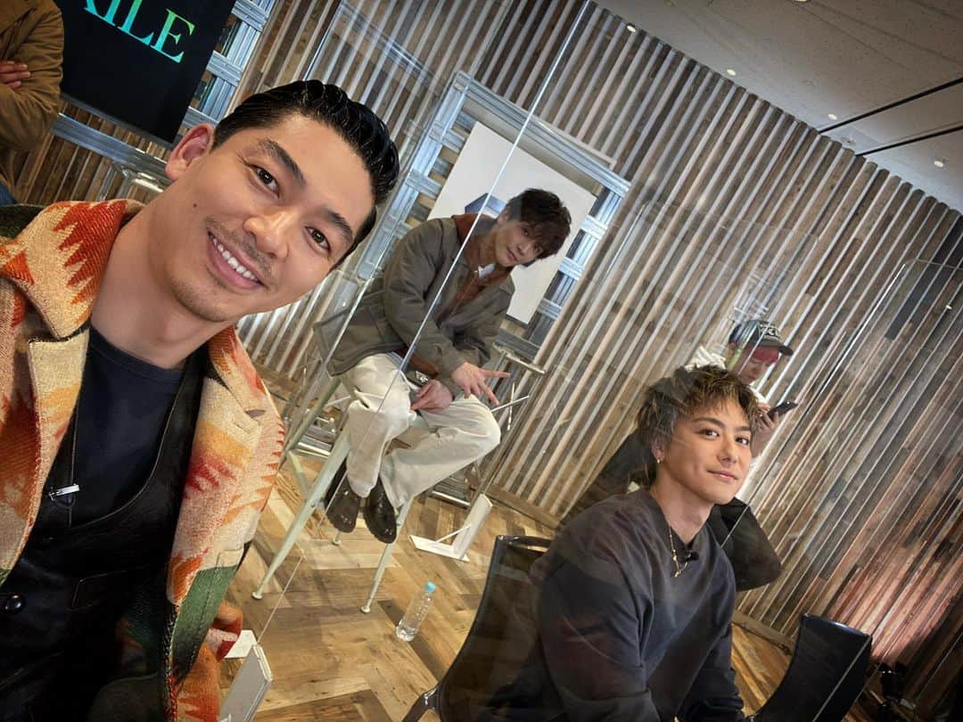 AKIRAさんのインスタグラム写真 - (AKIRAInstagram)「おガンとタカ様。  ゴシの山本さん。  #EXILE #427 #NewSingle #PARADOX」3月1日 10時17分 - exileakira_official