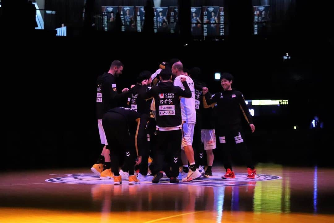 のインスタグラム：「【2/28試合写真📷】 勝利によりプレーオフ出場決定した試合！選手のハッスルプレーがたくさん見られました😊  #群馬クレインサンダーズ」