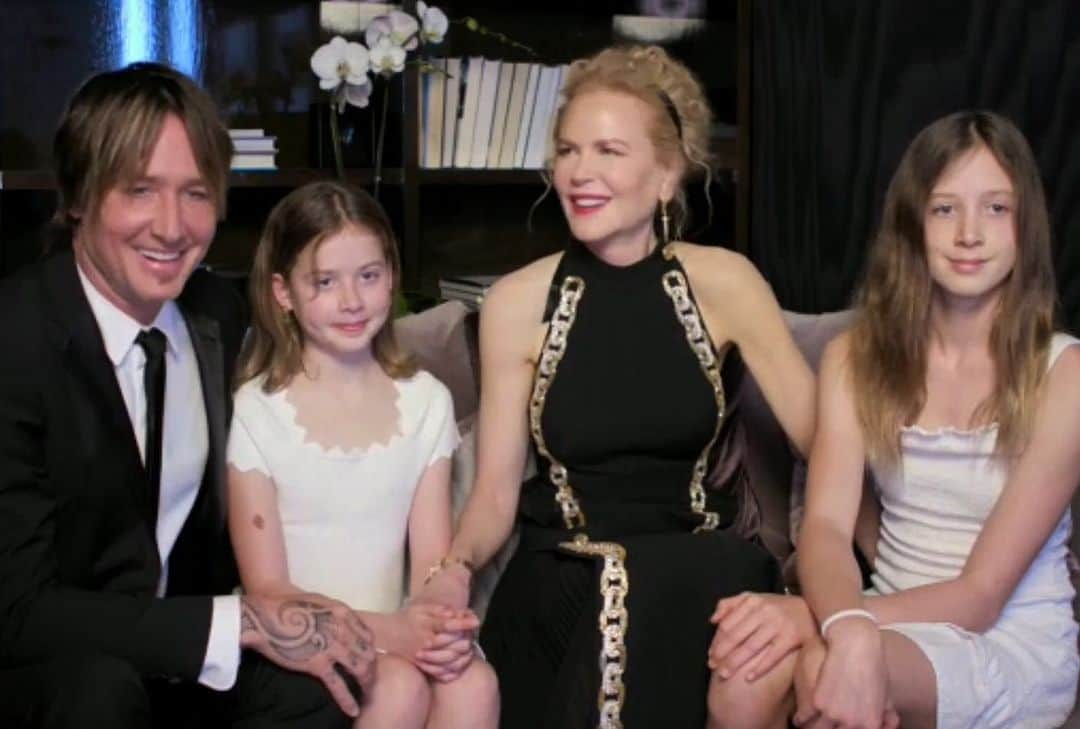 People Magazineさんのインスタグラム写真 - (People MagazineInstagram)「The #GoldenGlobes are a family affair for Nicole Kidman and Keith Urban. ❤️ 📷: NBC」3月1日 10時23分 - people