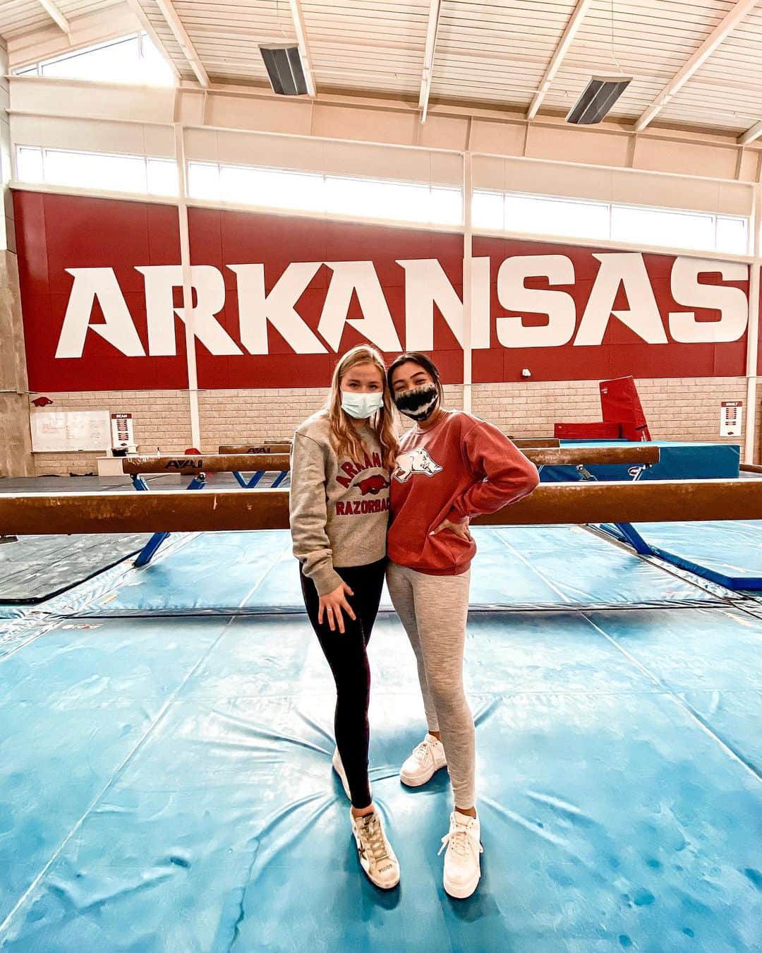マディソン・コシャンのインスタグラム：「GO HOGS❤️」