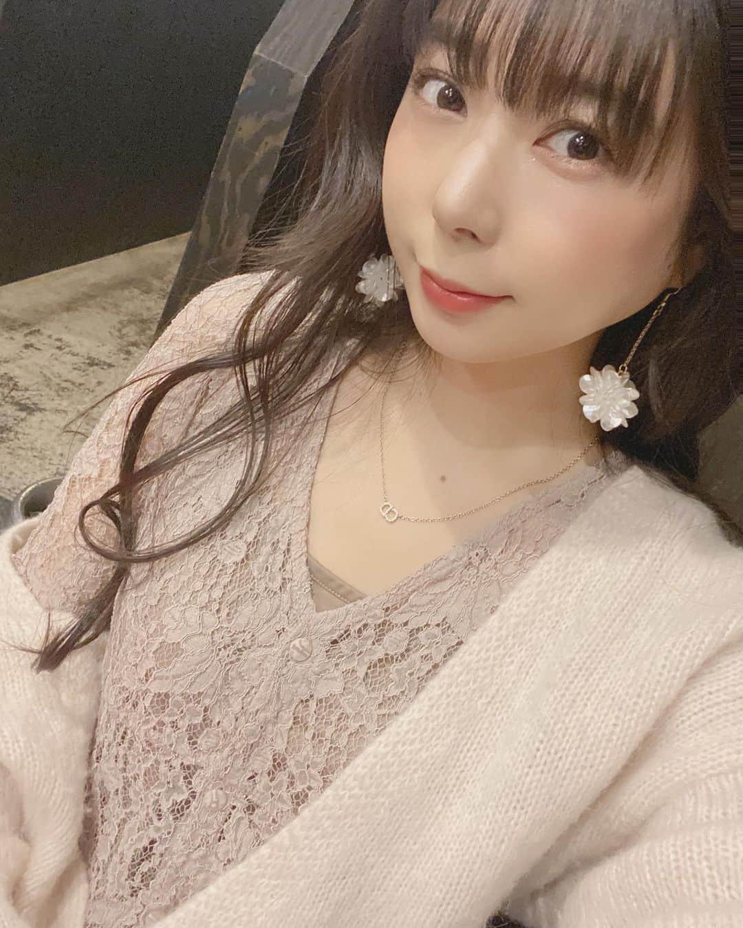 佐藤夢さんのインスタグラム写真 - (佐藤夢Instagram)「おはもんもん♡♡♡  三月だね〜🌸 今月も宜しくね😉  #軟乳　#グラビア　#黒髪ロング　#大阪で一番可愛い子　#おはもんもん #水着　#競馬女子　#SKNフラッシュ8 #そのだけいば　#サニーデイガールズ　#イメージキャラクター #パチンコ　#実践来店 　#競馬予想　#デイリースポーツ　#トラスター」3月1日 11時04分 - dreamsatoo