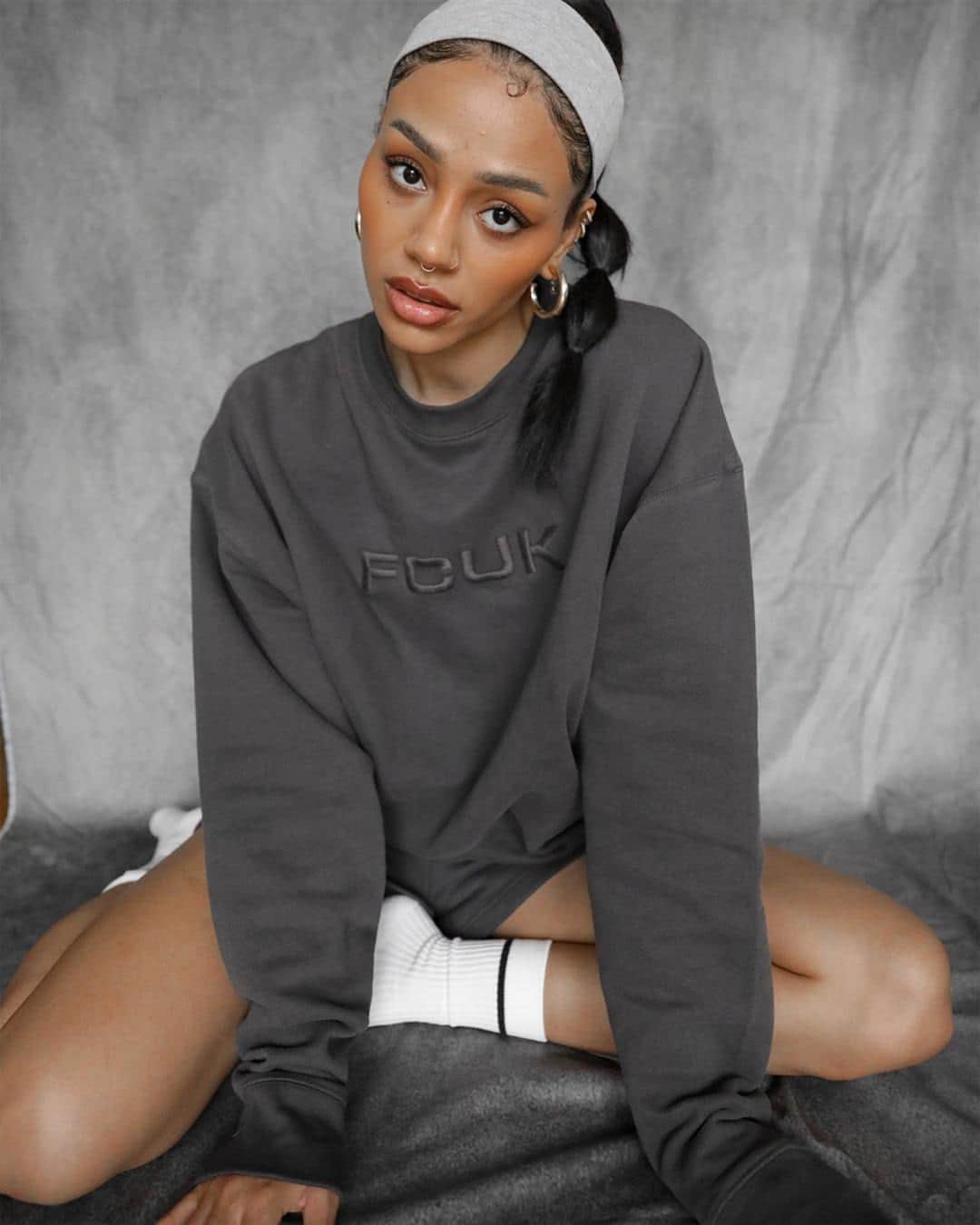 フレンチコネクションのインスタグラム：「Sunday sweats.  The FCUK Tonal Unisex Sweatshirt & Jogger Shorts, as seen on @tashaggreen📷  #fcuk @fcuk」