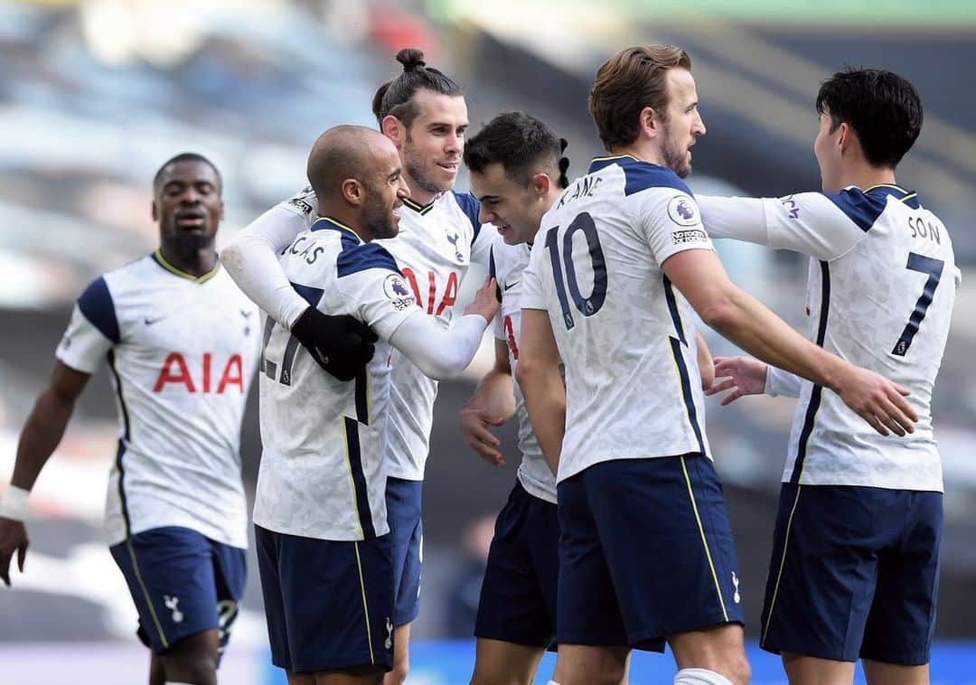 ルーカス・ロドリゲス・モウラ・ダ・シルヴァのインスタグラム：「+ 3 💪🏽🙌🏽 #COYS #ThanksJESUS」