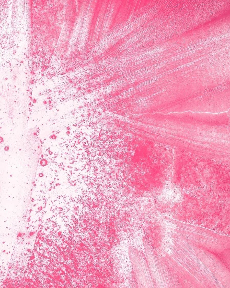 バルバラ ビュイのインスタグラム：「PINK BRINGS A BREEZE OF FRESH AIR !⁣ ⁣ Discover the first episode of our Spring/Summer 21 collection now in stores and online through the link in bio.⁣ ⁣ #pinkaesthetic #pinkenergy #springsummer」