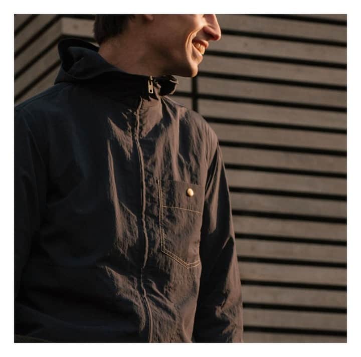 オリバースペンサーのインスタグラム：「#OSspring21 Meet our Ventnor jacket, a new hooded blouson silhouette for spring, cut from a lightweight water-resistant Italian technical cloth.⠀ ⠀ Available online now.⠀ ⠀ #oliverspencer #spring21」