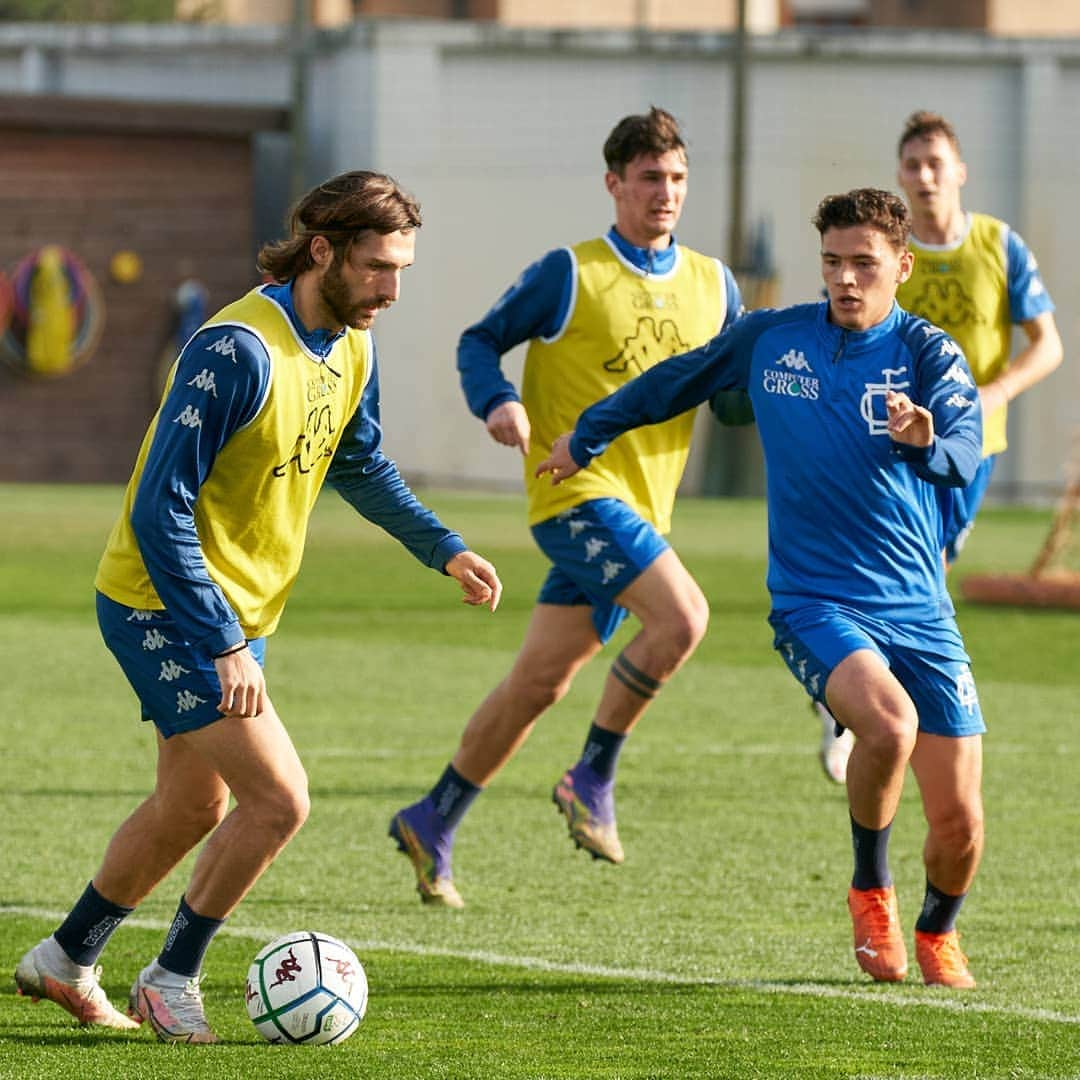 エンポリFCさんのインスタグラム写真 - (エンポリFCInstagram)「📸📸📸 Azzurri al lavoro in vista della sfida con la Reggina; domani mattina l'ultima seduta prima della partenza per la Calabria」3月1日 3時31分 - empoli_fc_official