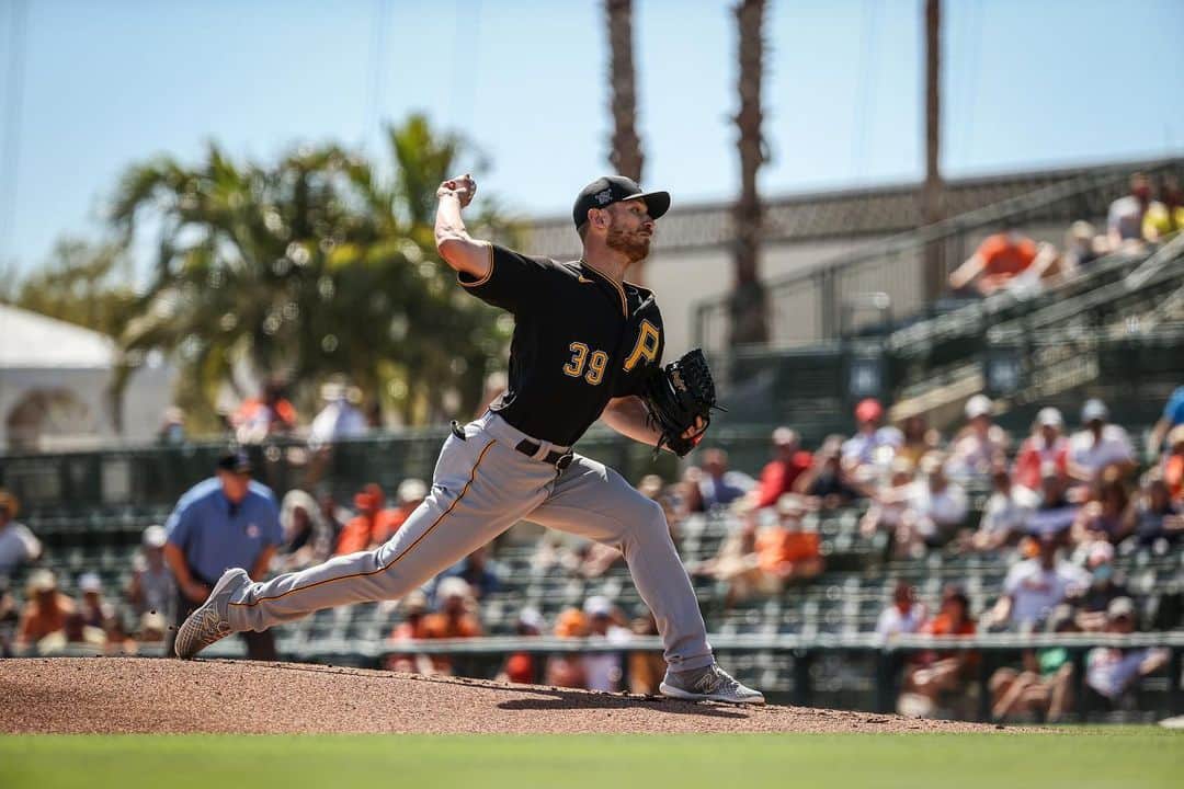 ピッツバーグ・パイレーツのインスタグラム：「Baseball’s back. ...so that’s Kuhl.  (✔️ first Kuhl pun)」