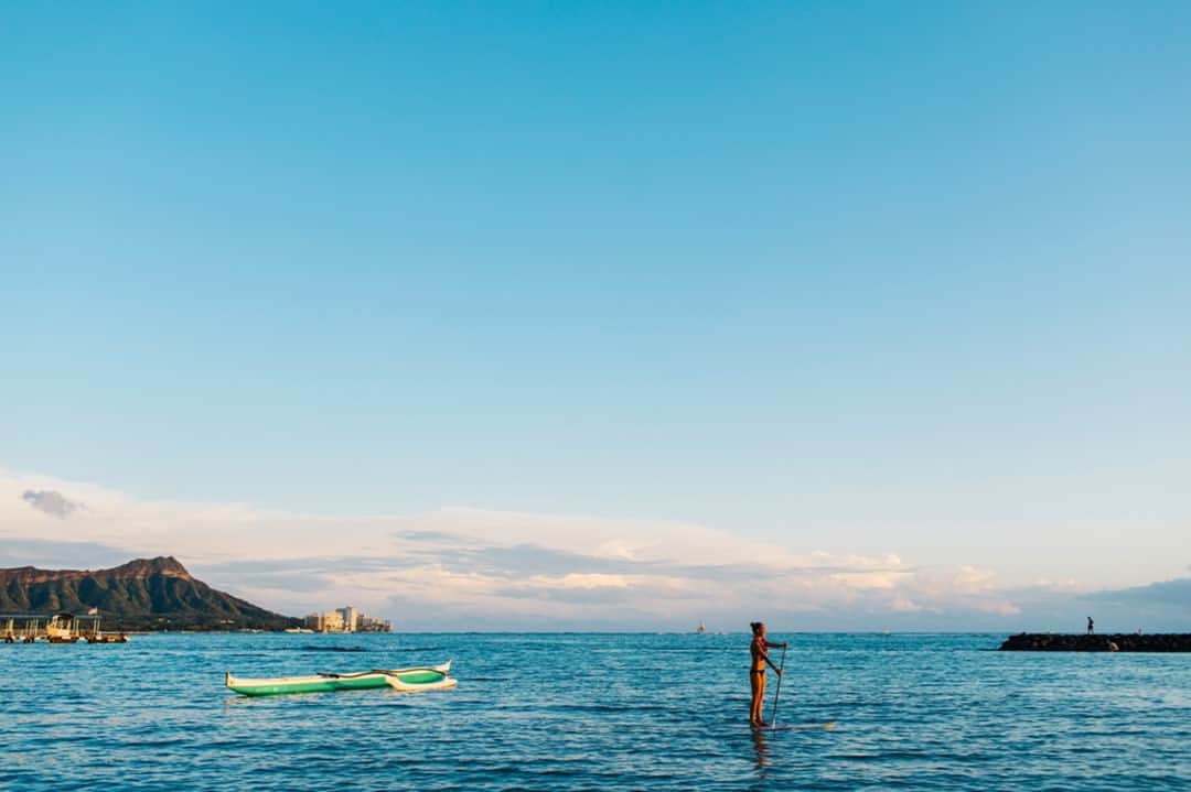 Prince Waikikiのインスタグラム：「Start your day by taking in the fresh air and beauty of the Pacific Ocean. #PrinceWaikiki  Photo: @charlottepiho」