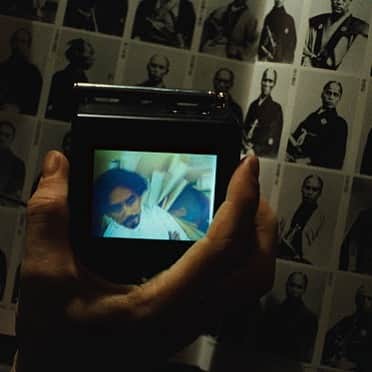 エルエヌシーシーのインスタグラム：「LN-CC Inspiration: Notebook on Cities and Clothes (1989), directed by Wim Wenders.  An intimate and meditative “diary film” documentary following pioneering fashion designer Yohji Yamamoto, from Tokyo to Paris, as he prepares for a fashion show. #archive」