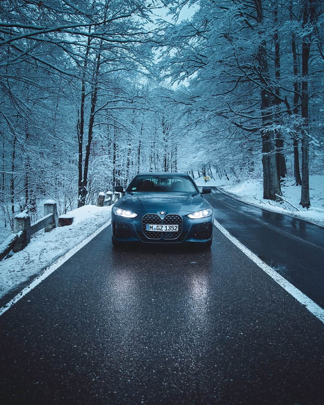 のインスタグラム：「Stop and stare. The BMW 4 Series Coupé. #THE4 #BMW #4Series #BMWrepost @ciprianmihai」