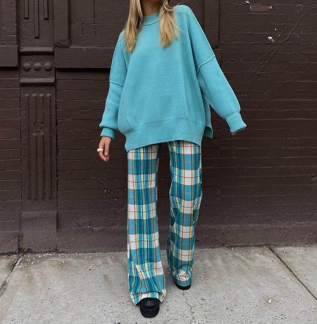 freepeopleのインスタグラム：「@ellaarose is playing a color game, and winning. Link in bio.」