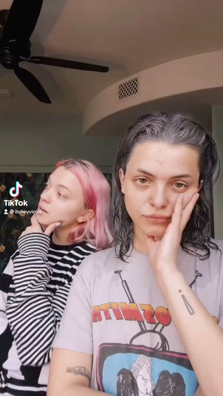 HEY VIOLETのインスタグラム：「do u follow us on tiktok.......... how about now?」