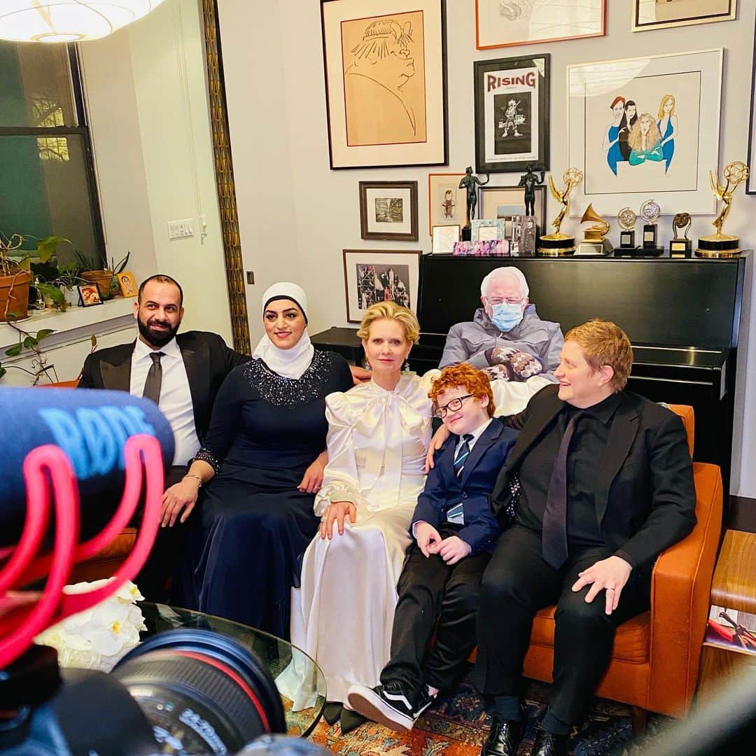 シンシア・ニクソンのインスタグラム：「Watching at home #GoldenGlobes2021」