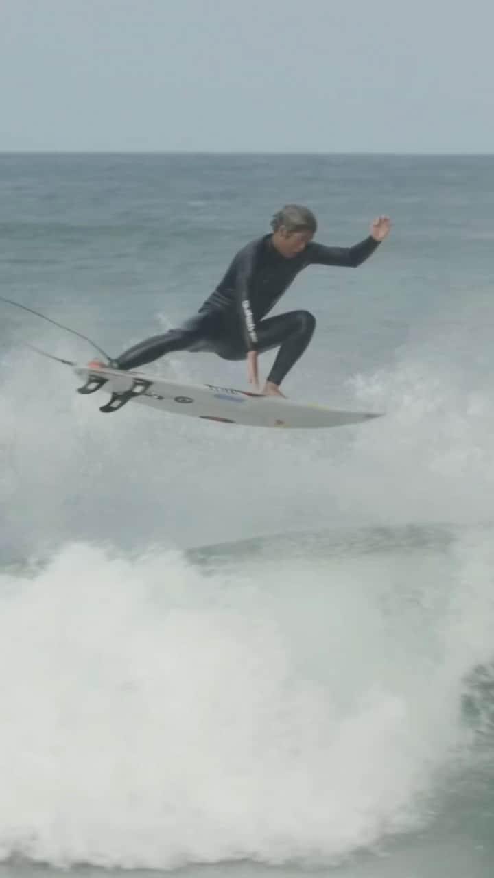 五十嵐カノアのインスタグラム：「From sun up to sun down, its been an amazing run of waves... @whiteflagproductions」