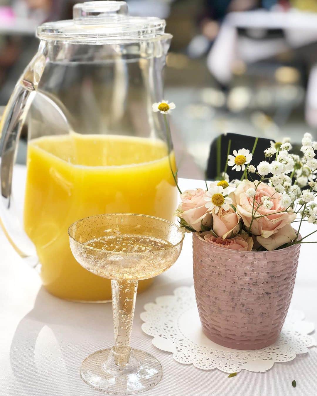 エルエーメイドのインスタグラム：「Sunday happenings ✨ 🥂 🌸」