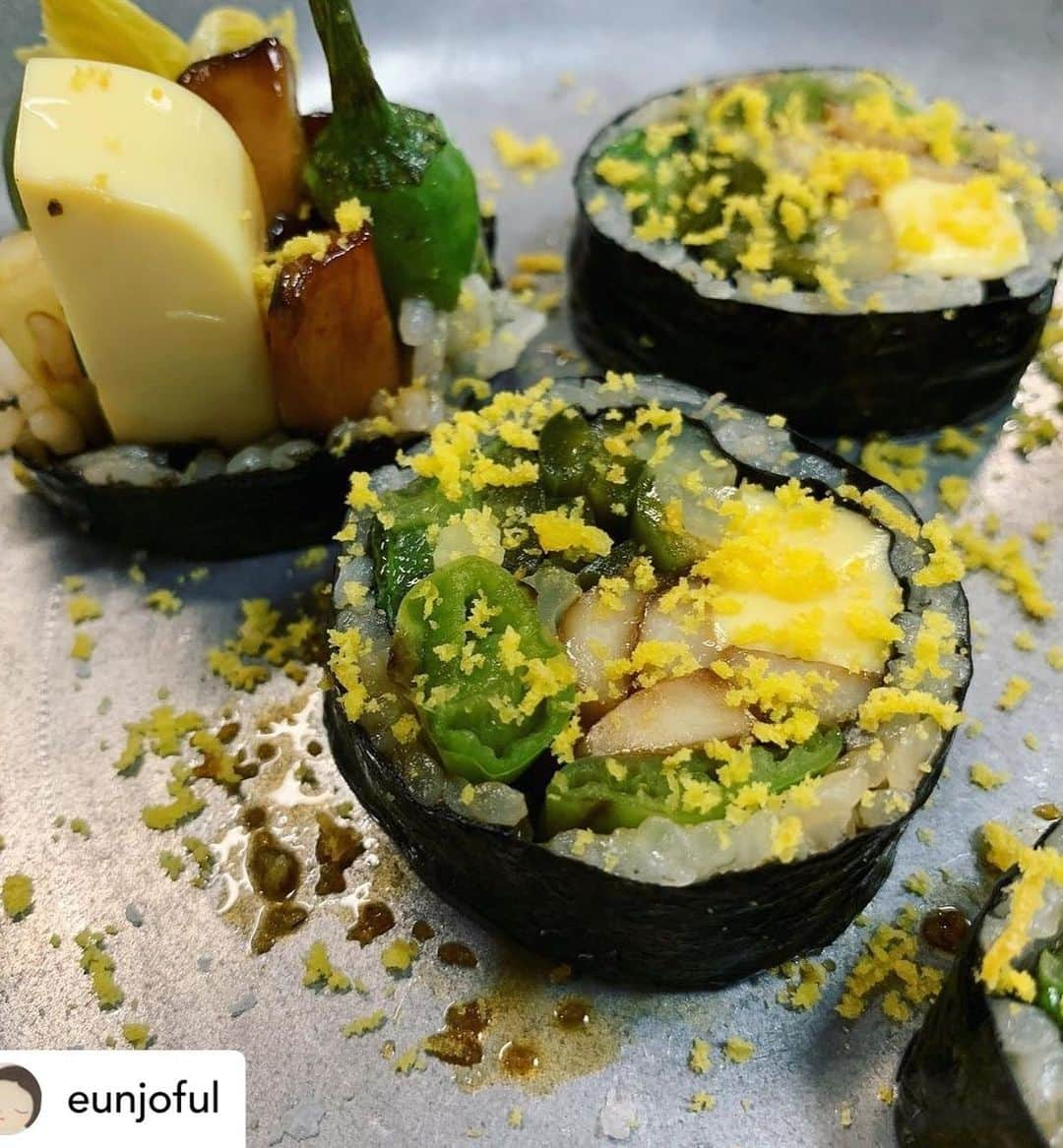 デイビット・チャンさんのインスタグラム写真 - (デイビット・チャンInstagram)「This kimbap 김밥, while classic and hits the spot, only makes me miss @eunjoful masterpieces.」3月1日 6時29分 - davidchang