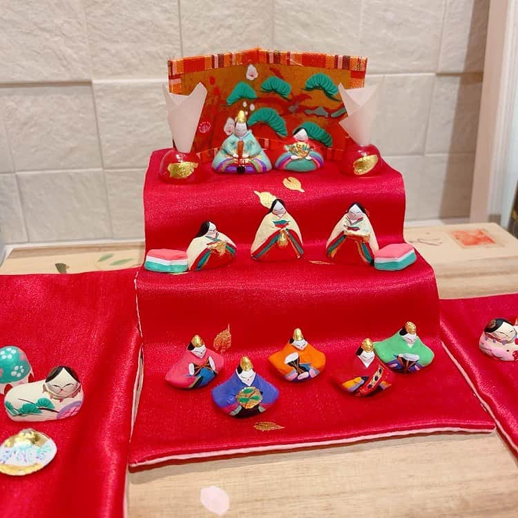 白木夏子さんのインスタグラム写真 - (白木夏子Instagram)「🎎ひな祭りの宴。ポヨ子リクエストでしらすたっぷりちらし寿司。これに＋はまぐりのお吸い物。ドタバタな日々だけど豆雛今年も出せてよかったな😁」3月1日 7時18分 - natsukoshiraki