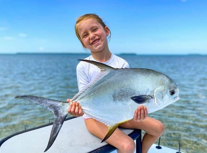 Costa Sunglassesのインスタグラム：「"I’ve been dreaming about this moment for quite some time! After many sandbar and snapper trips, I was stoked when she asked me a couple of weeks ago if she could try and catch a permit. After some practice cast and a few missed shots ... it happened! So unbelievably proud of her and can’t wait to look back on this memory for years to come! That smile says it all!!" - Costa Pro @brandoncyrkw proudly reflecting on his daughter’s first Permit.」