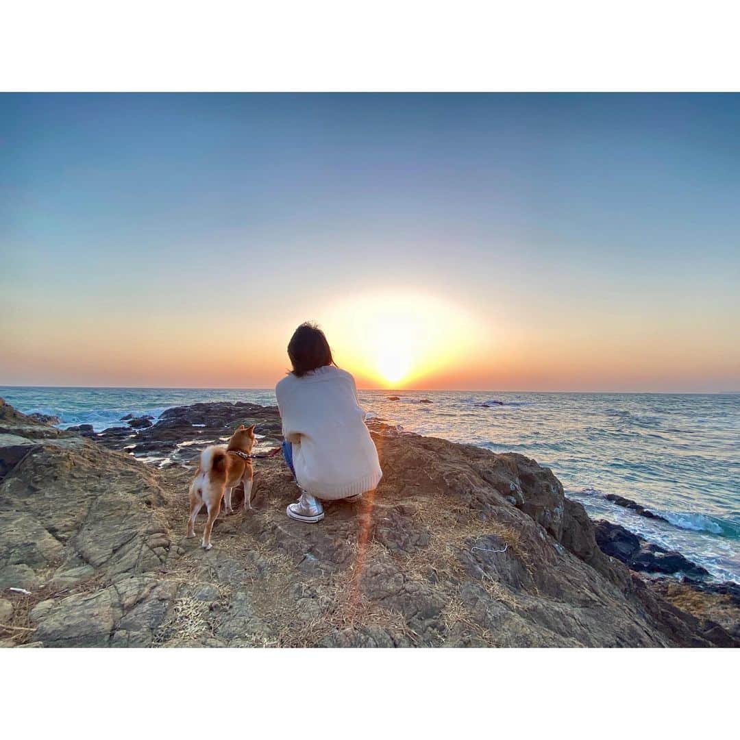 VANRIのインスタグラム：「* Hello March ☺︎✨  ３月もよろしくね♡ 今日からまた１週間笑顔でファイティンです！」