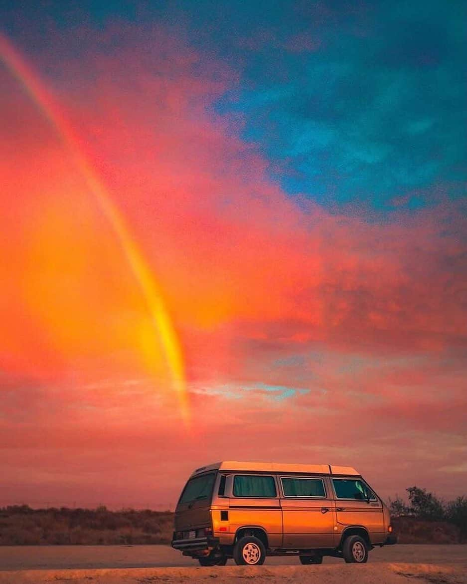 instagoodのインスタグラム：「@saul_visuals  Hey everyone, we have made it to the last post..this photo was probably the 2nd best sunset I’ve seen and I’m sure you know why! There’s a dope Rainbow in back! Who doesn’t like rainbows right?  I want to say thank you to @instagood for giving me the opportunity to showcase my work on their page. I hope my photos inspired you to explore and create.」