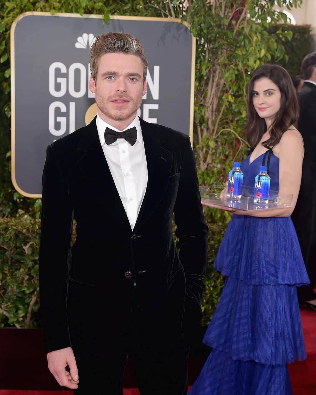 E! Onlineさんのインスタグラム写真 - (E! OnlineInstagram)「Let's pour one out for the Fiji Water Girl at the 2019 #GoldenGlobes. You just had to be there. (📷: Getty Images)」3月1日 8時18分 - enews