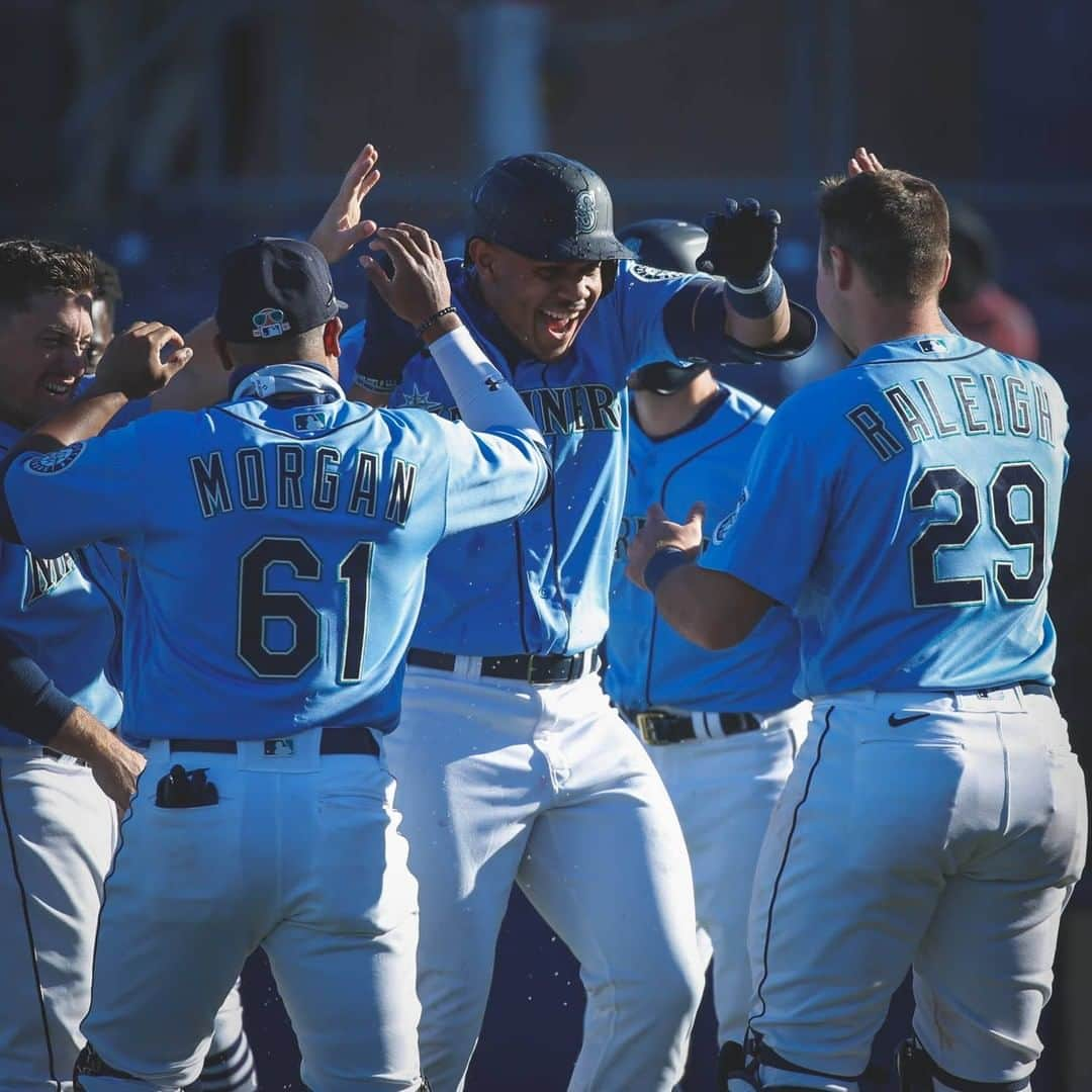 シアトル・マリナーズさんのインスタグラム写真 - (シアトル・マリナーズInstagram)「Walk it off, @julio_rod18! 🔥」3月1日 8時26分 - mariners