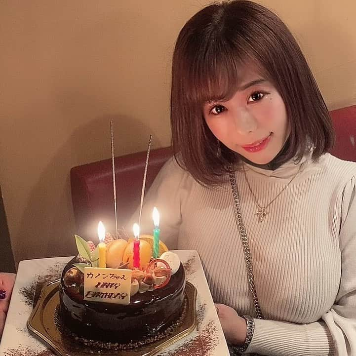 森カノンさんのインスタグラム写真 - (森カノンInstagram)「🎂 2月はお誕生月だったので たくさんお祝いしてもらって しあわせでした！ 3月もよろしくね🤴🏻」3月1日 8時43分 - mkanon211