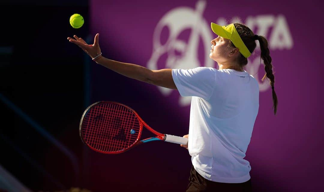 WTA（女子テニス協会）さんのインスタグラム写真 - (WTA（女子テニス協会）Instagram)「Practice and prep before play begins at @qatartennis! 🙌 #QatarTotalOpen2021」3月1日 9時01分 - wta