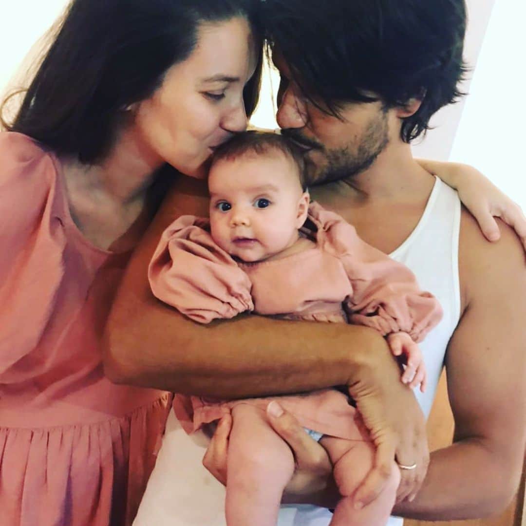 ナタリア・ディルのインスタグラム：「São 2 meses de muito amor 🌷 Viva Eva」