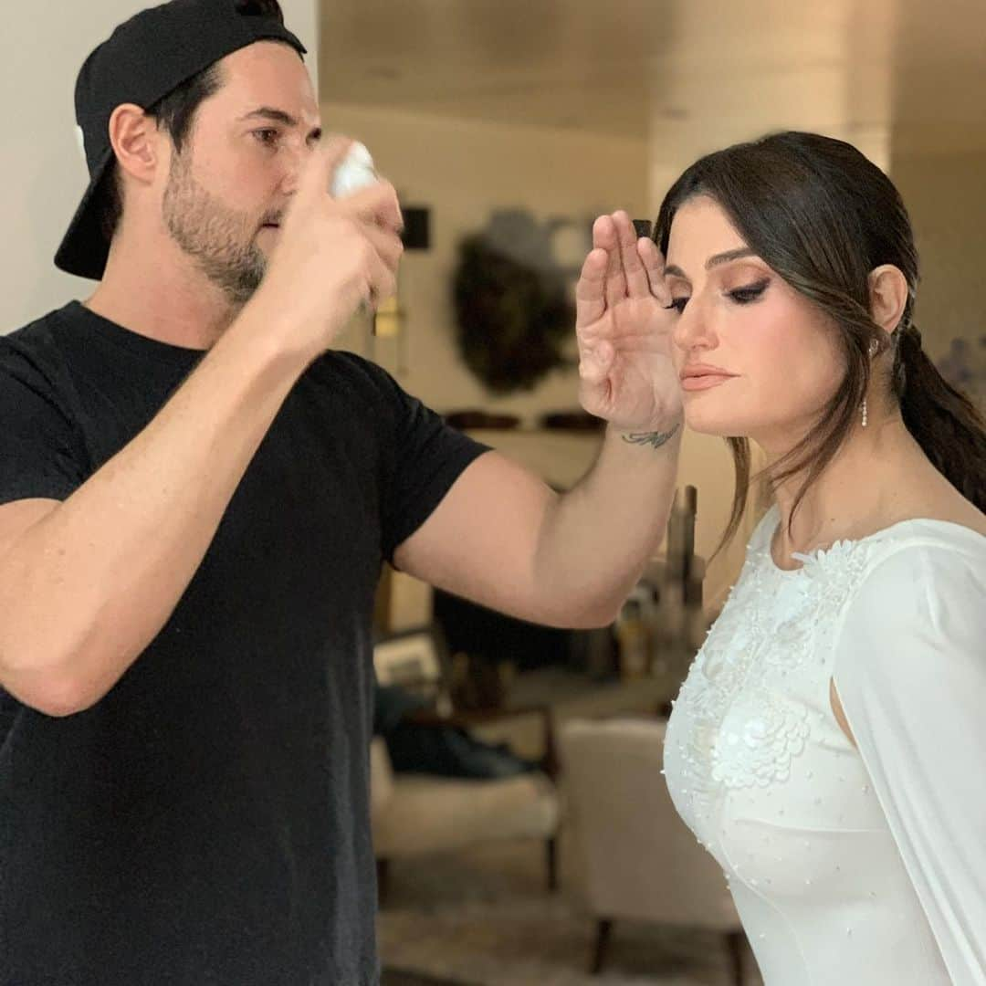 ポール・ノートンさんのインスタグラム写真 - (ポール・ノートンInstagram)「Can’t believe this was a year ago! @idinamenzel #goldenglobes 2020 #hair by Me @leobypaulnorton #makeup by @makeupmatthew #styling by @jillandjordan #nails by @nailzbyvee #haircolor by @daphnedoesmyhair #idinamenzel #frozen #elsa」3月1日 9時07分 - paulnortonhair