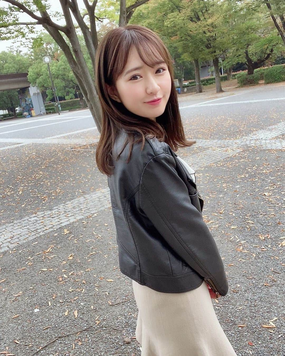 伊藤彩華さんのインスタグラム写真 - (伊藤彩華Instagram)「公園🐢  #春コーデ #ライダース #代々木公園 #3月コーデ #ootd #springiscoming #fashion」3月1日 9時10分 - ayaka_ito_official