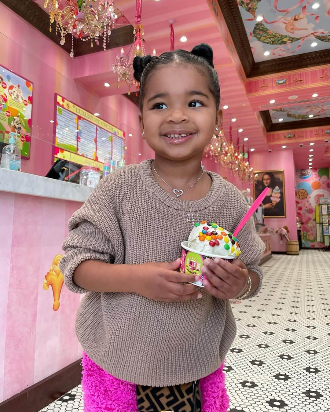 クロエ・カーダシアンさんのインスタグラム写真 - (クロエ・カーダシアンInstagram)「Cuteness Overload 💕」3月1日 9時27分 - khloekardashian