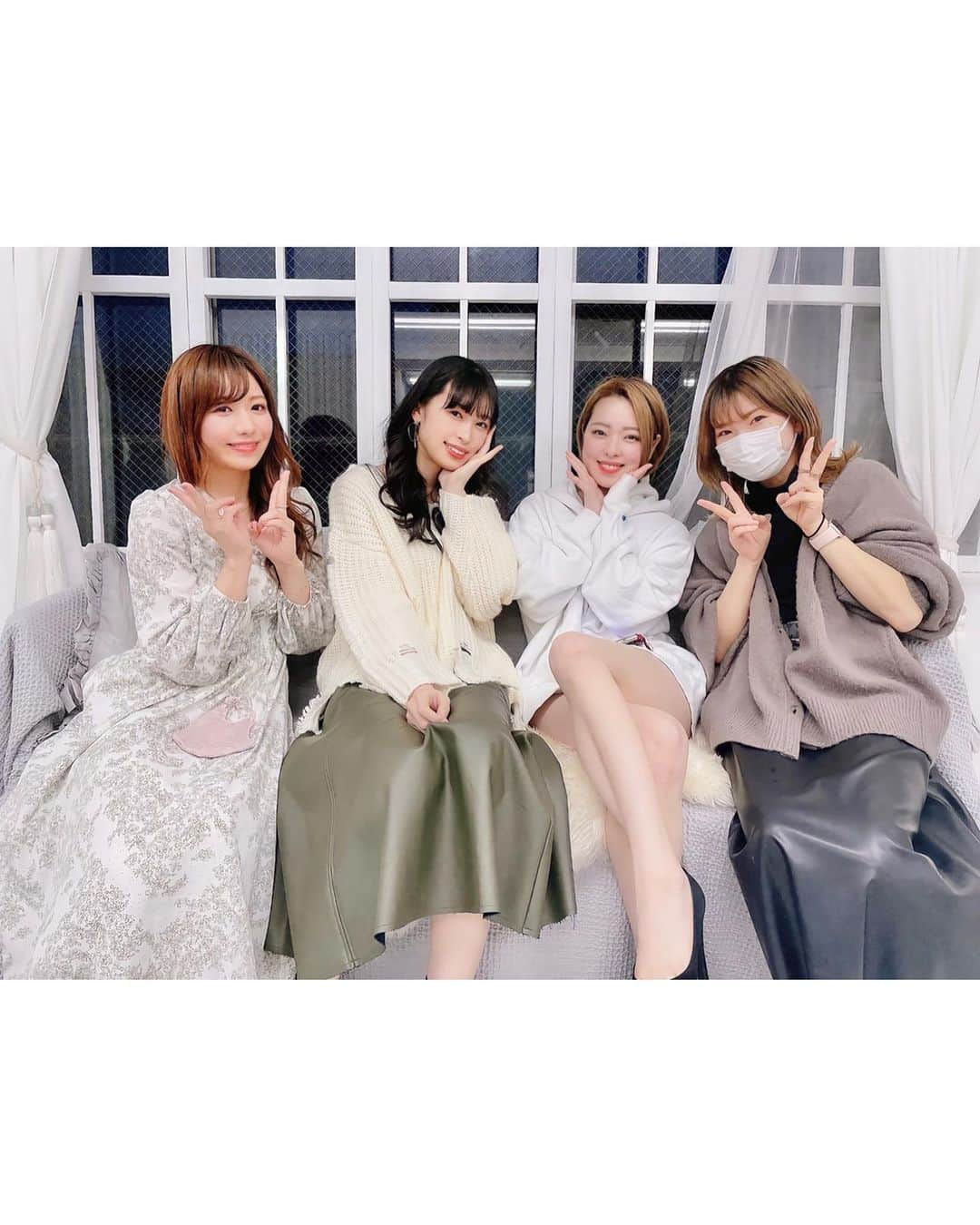 藤崎里菜さんのインスタグラム写真 - (藤崎里菜Instagram)「昨日はHoney mii撮影会でした🍯 @honey_mii.official   開坂映美ちゃんと松本優月ちゃんが初出演してくださいました👏  私はスタッフとして一日現場を見守ってたよ🐥  お越しいただいたみなさまありがとうございました✨  みなさまの声を直接聞けたので、今後の撮影会をより良くしていくための参考になりました☺️！  こういう風にしてほしいとか こういう企画してほしいとか そういう声いっぱいほしい🌸✨  毎月どこかの土日で撮影会開催しているのでぜひまたお待ちしてます💓  新人モデルさんもいるので みなさんで育てていただけたら嬉しいです😊  撮影会モデルさん募集中です 詳細はHPを見てください☺️⇩ @honey_mii.official   #honeymii撮影会 #撮影会 #撮影会モデル募集 #モデル募集中 #開坂映美 ちゃん #松本優月 ちゃん #モデル #グラビアアイドル #アイドル」3月1日 9時27分 - rina_fujisaki