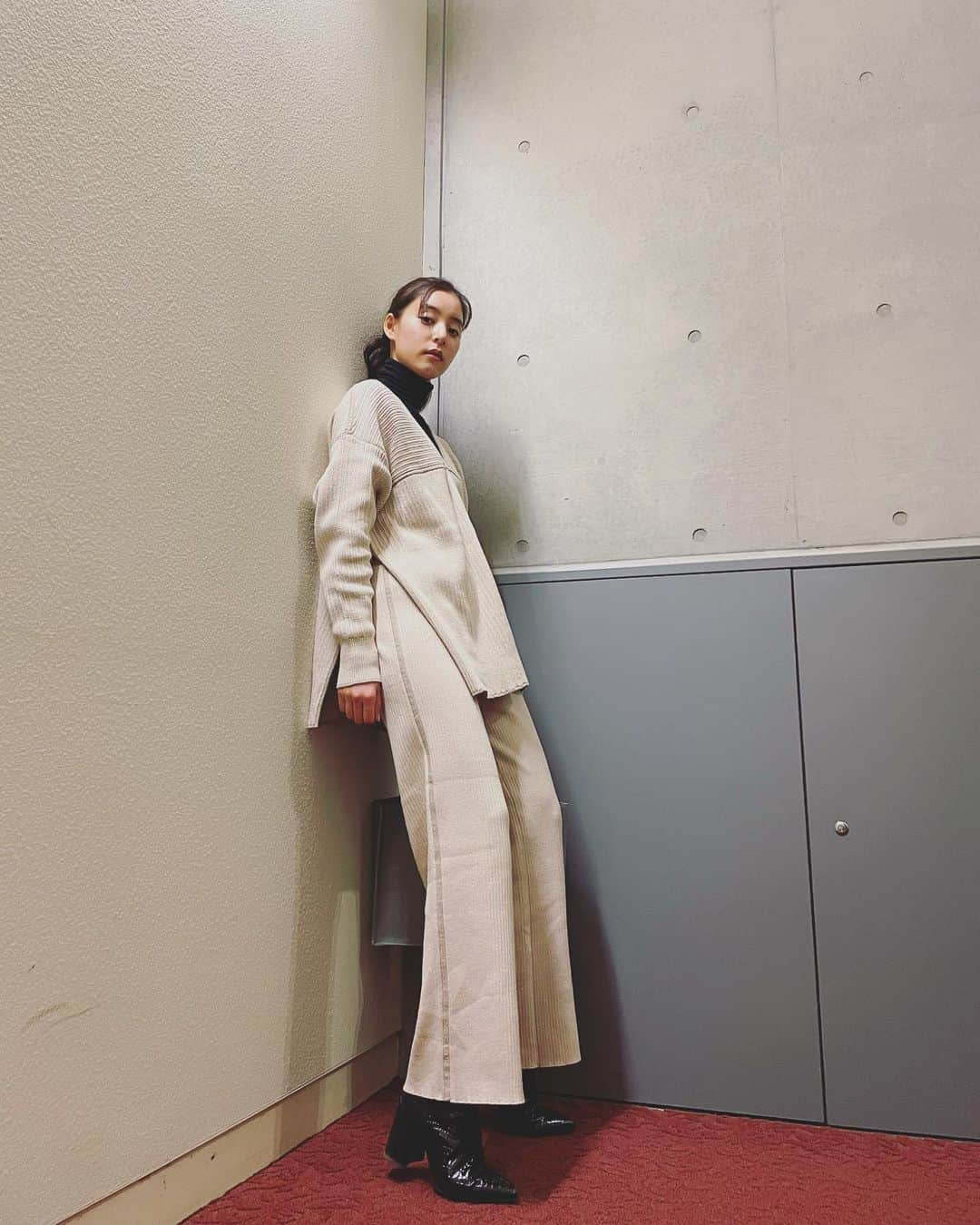 新木優子さんのインスタグラム写真 - (新木優子Instagram)「私服 coat & setup : @clane_official  shoes : @evris_official  bag : @dior  #撮影の時だけマスク外しています🙇🏻‍♀️✨」3月1日 20時38分 - yuuuuukko_