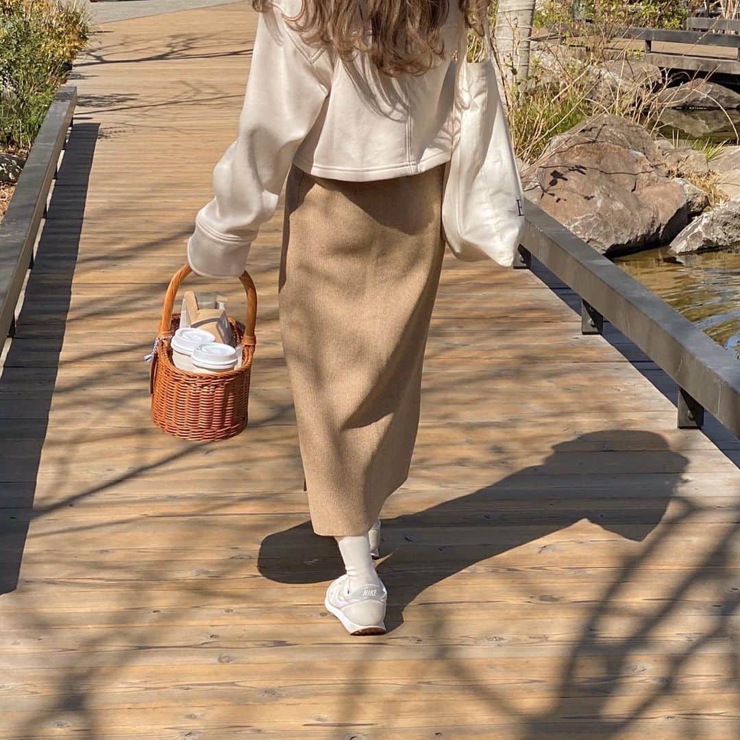 のインスタグラム：「おさんぽ,,,」