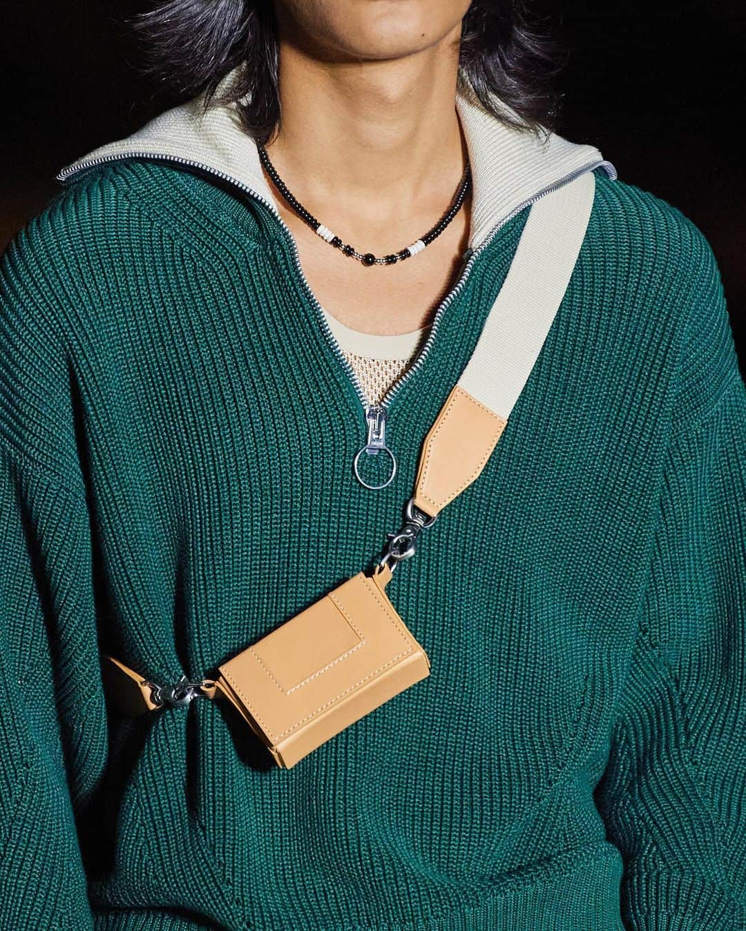 アミ アレクサンドル マテュッシのインスタグラム：「Introducing our Spring Summer 21 Box Bag❣  #AmiParis #AmiBoxBag」