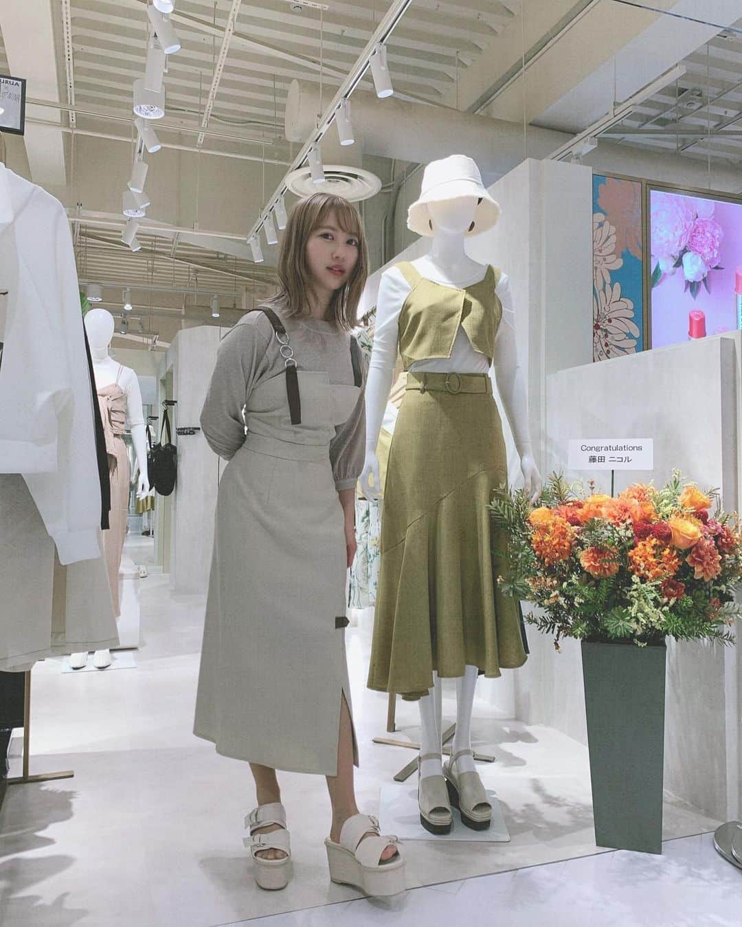塚本美玲のインスタグラム：「3/1にルミネ北千住店5階にMURUAがオープンしたらしいよ〜🌸  セットアップが可愛くてげっとしちゃった✨  #murua #murua_snap #murua_open31 #MURUAルミネ北千住」
