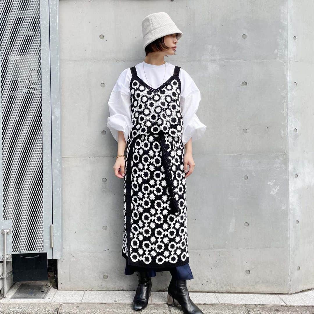 MIDWEST TOKYO WOMENのインスタグラム：「@ponti_tokyo  . CROCHET CAMISOLE ¥35,200 FREE SIZE . CROCHET SKIRT ¥47,300 FREE SIZE . #ponti #ponti_tokyo #ポンティ #enfold #エンフォルド #lamaisondelyllis #ラメゾンドリリス #バケットハット #クロシェ #クロシェ編み #midwest_official」