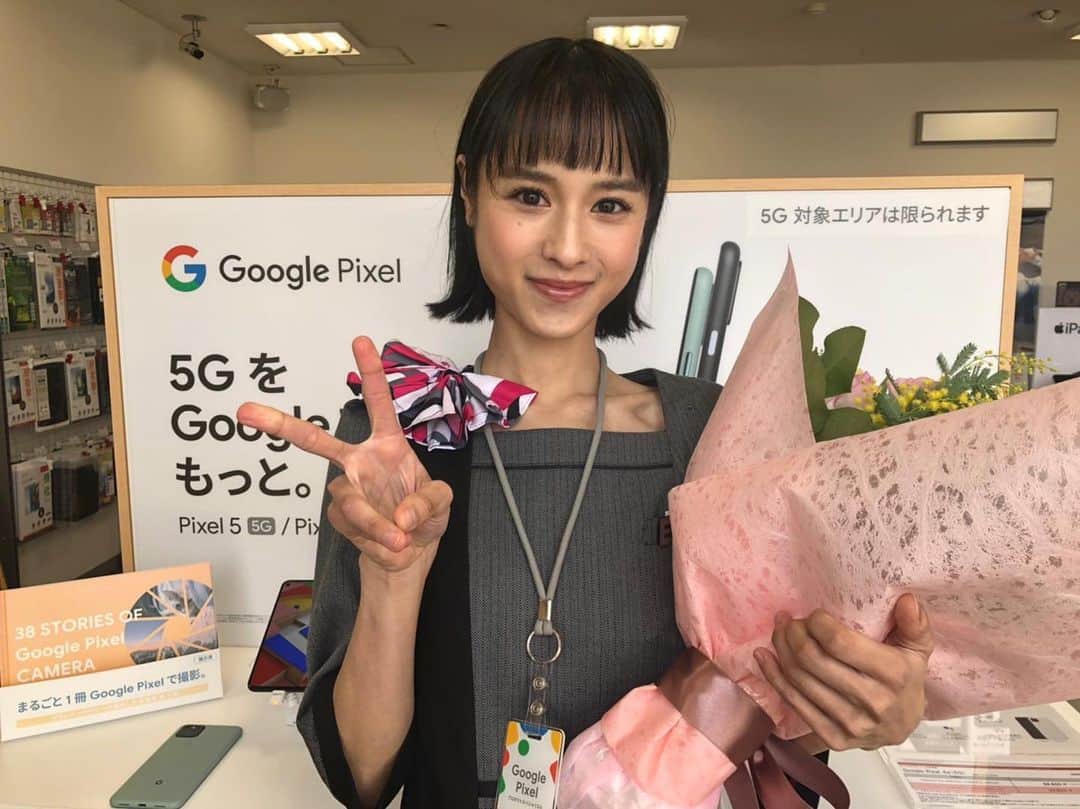 大幡しえりのインスタグラム：「お知らせです！  本日公開した ソフトバンクWEBドラマ 『タカラモノ、いつまでも』に出演させて頂きました。  携帯販売員の方が体験した 実話を元にしたストーリーでとても感動するドラマになっています！ 楽曲は平井大さんがこのドラマの為に特別に書き下ろしされた「タカラモノ」です！  是非チェックしてください！✨ ソフトバンクyoutubeチャンネルで見れます  皆さんの“タカラモノ”は何ですか？😊  Youtube URL https://youtu.be/WGenPauoa0E  #ソフトバンク #softbank #ソフトバンクYouTubeチャンネル #平井大 さん #桜木那智　さん」