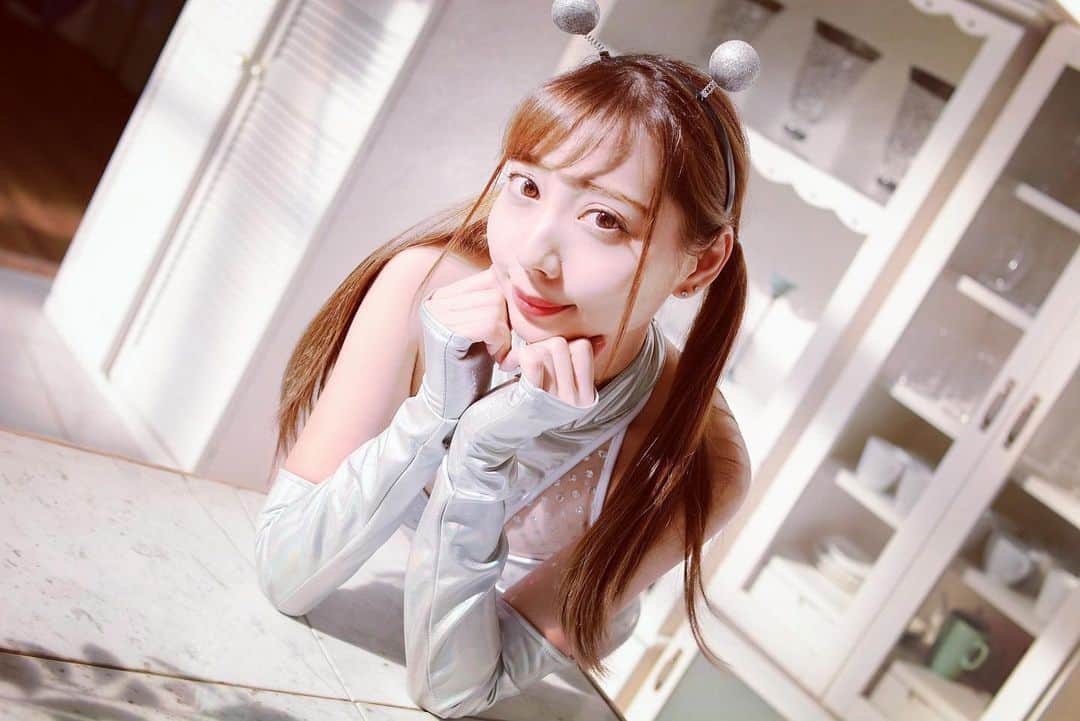 美羽フローラのインスタグラム：「うちうじん👽 . . #撮影会 #lovenir撮影会 #撮影会モデル #コスプレイヤー #cosplayer #japaneseculture #malymoonオリジナル #宇宙人 #突然変異体 #ファン名称は #みうたんと #フォローミー #followme」