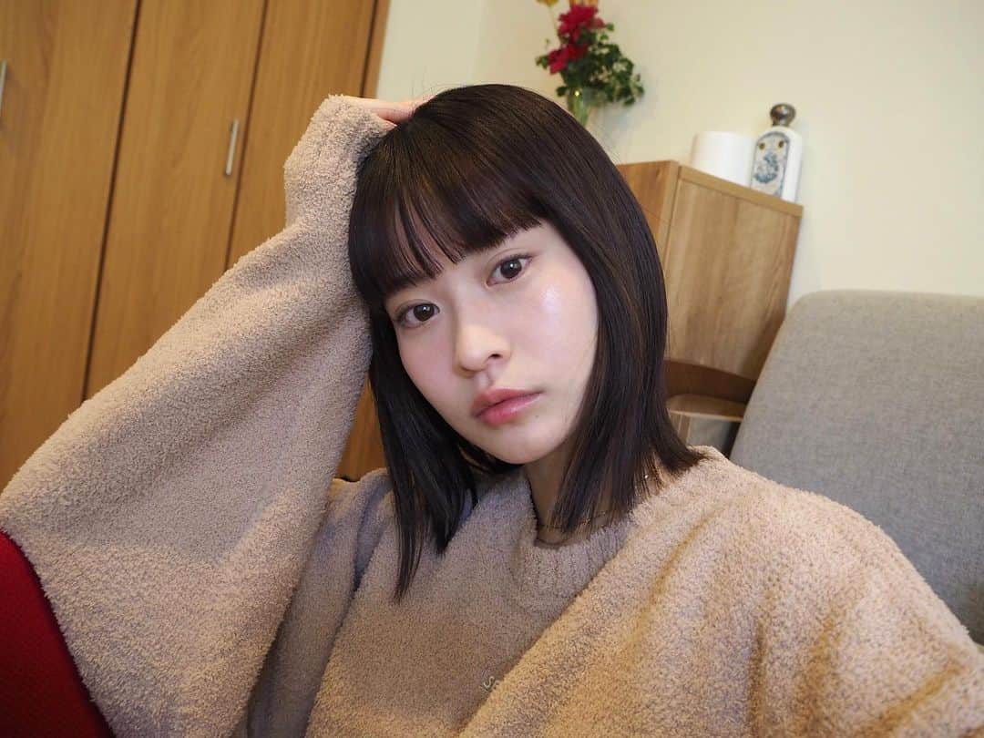 横田ひかるさんのインスタグラム写真 横田ひかるinstagram 普段からナチュラルで軽いベースメイクをすることが多いのですが それにぴったりなインテグレ ートのすっぴんメイカー Ccパウダー Ccリキッドを使って 血色感のあるすっぴんメイクをし ました 伸びが