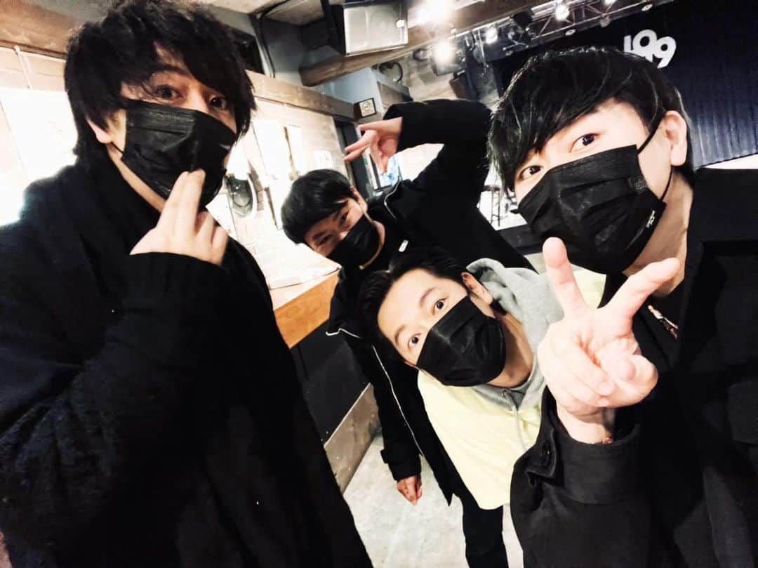 井浦新さんのインスタグラム写真 - (井浦新Instagram)「必然の４人 #TAKZ #狐火 #斎藤工 #井浦新 #生きてるうちに #傷と光 #minitheaterparkday」3月1日 20時29分 - el_arata_nest